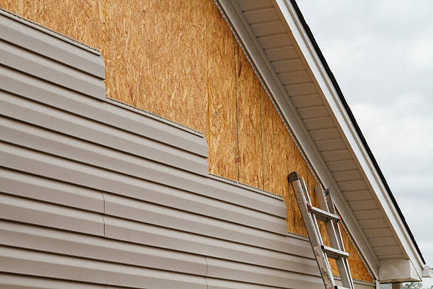 24/7 Emergency Siding Contractor experts in Milton, MA